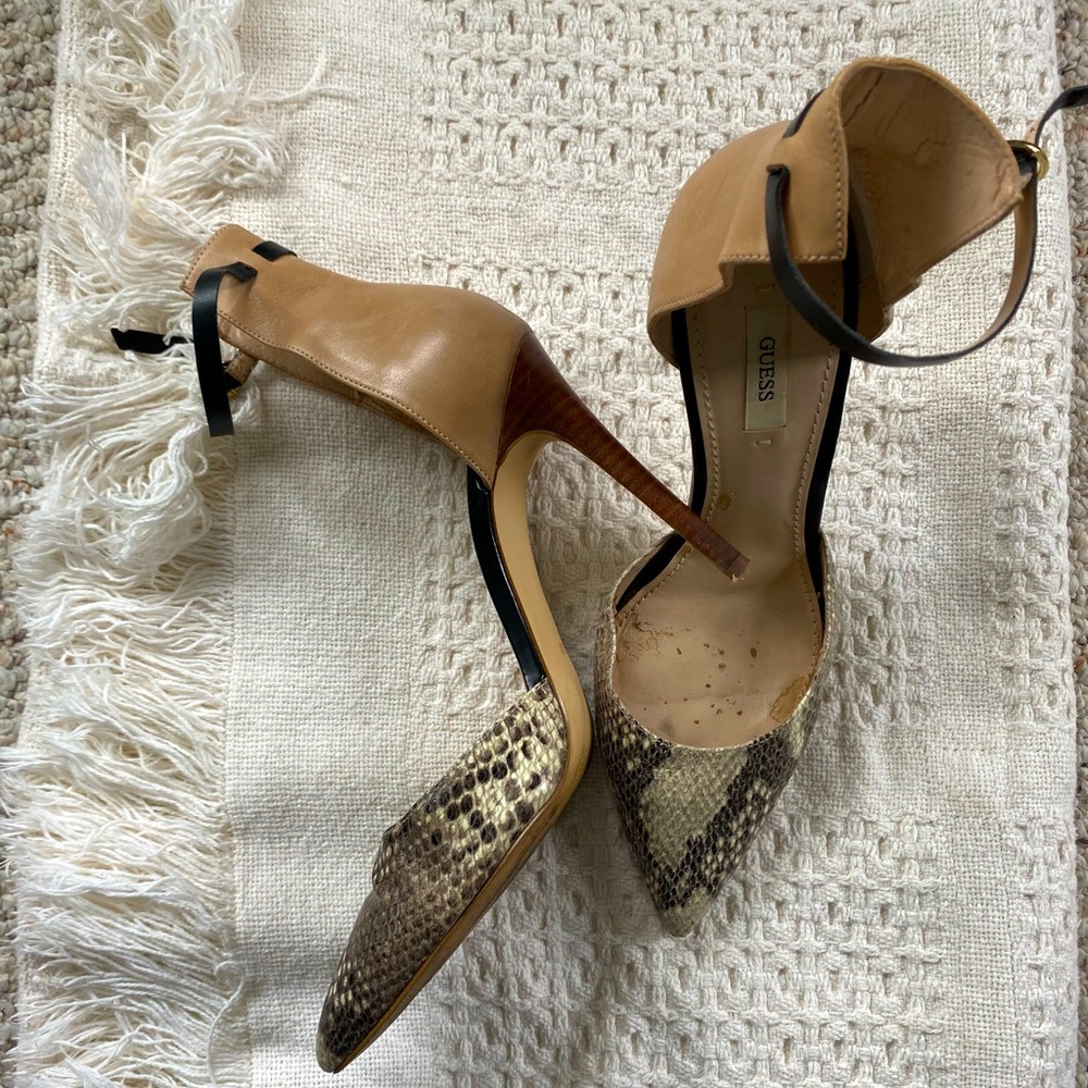 Guess - high heel faux snake